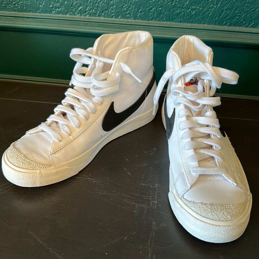 Nike Blazer Mid '77 men's 6.5 / women's 8.5 black white